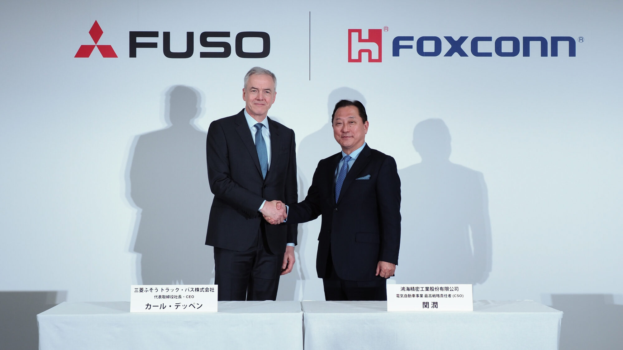 Fuso y Foxconn crean un OEM conjunto de autobuses con base en Japón