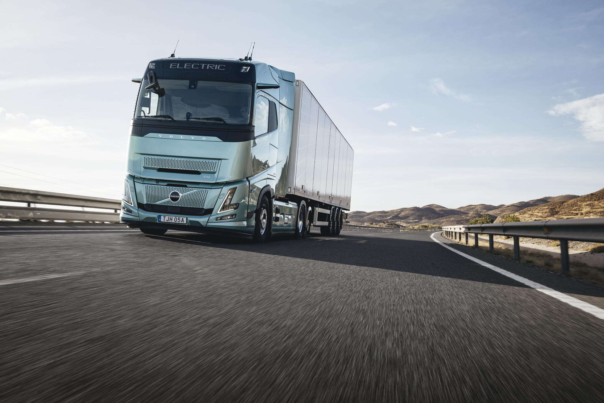 700 km de autonomía eléctrica en camiones pesados: la barrera que Volvo acaba de mover